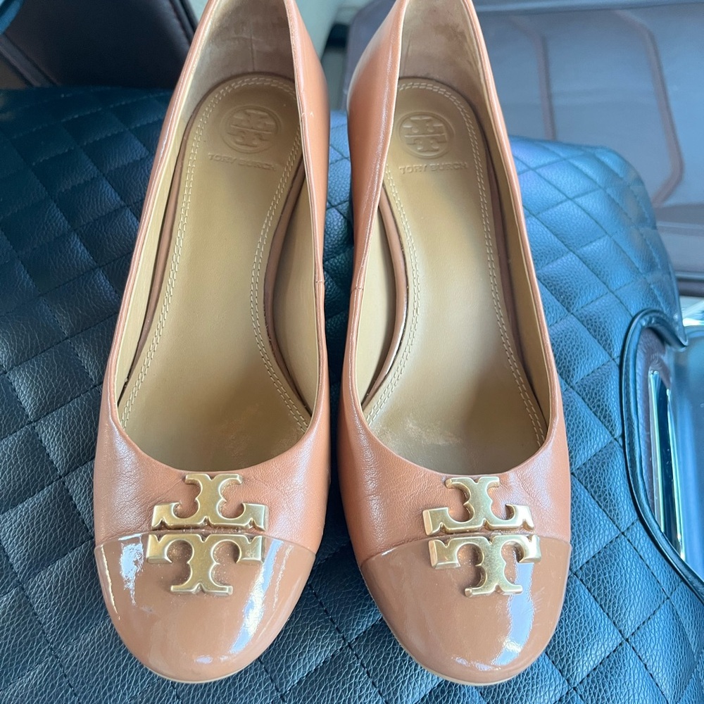 Tory Burch Brown Leather Flats with Gold Logo